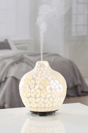 Pearl Aromatherapy Diffuser + Destress Yourself essential oil Combo whilst stocks last!